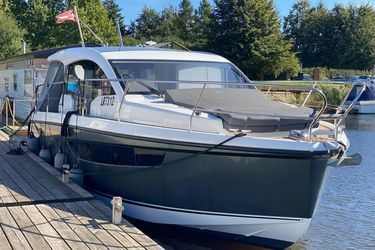 33' Sealine 2019 Yacht For Sale